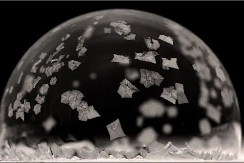 Freeze Soap Bubbles In Winter | Video | Abakcus